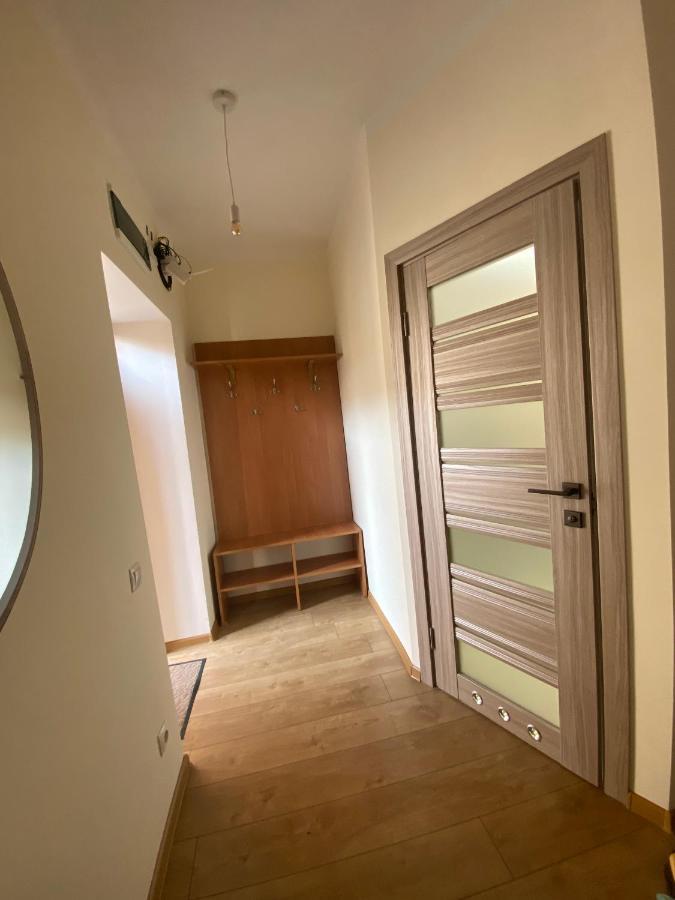 Yaroslav Osmomysl Square Apartments Lviv Exteriör bild