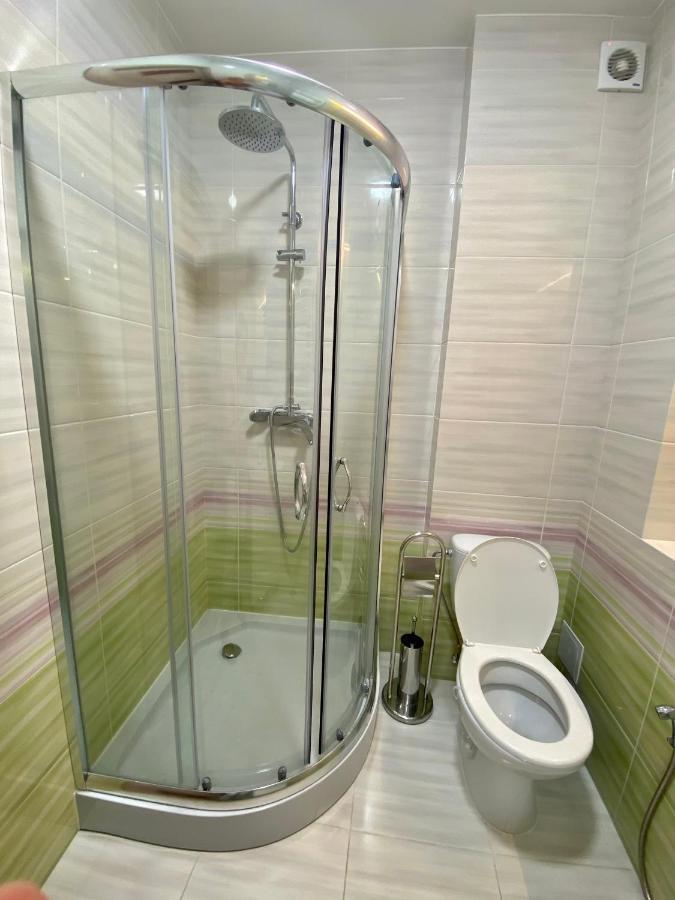 Yaroslav Osmomysl Square Apartments Lviv Exteriör bild
